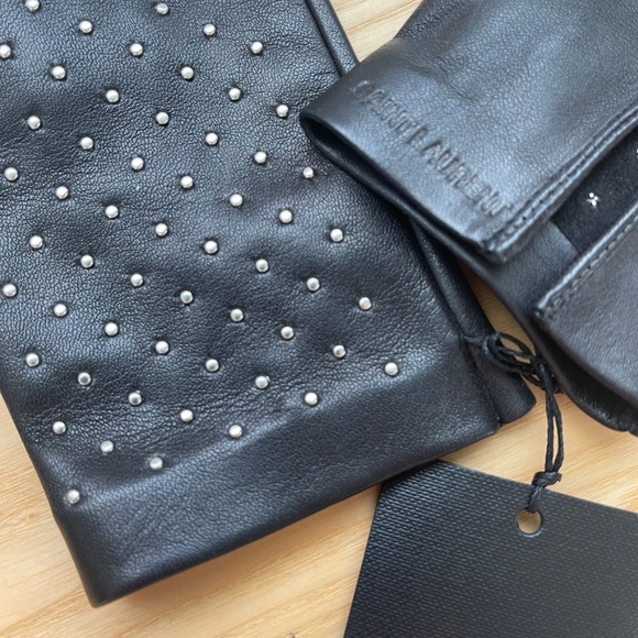 BNWT Saint Laurent black leather studded gloves size 6.5 - Picture 2 of 8